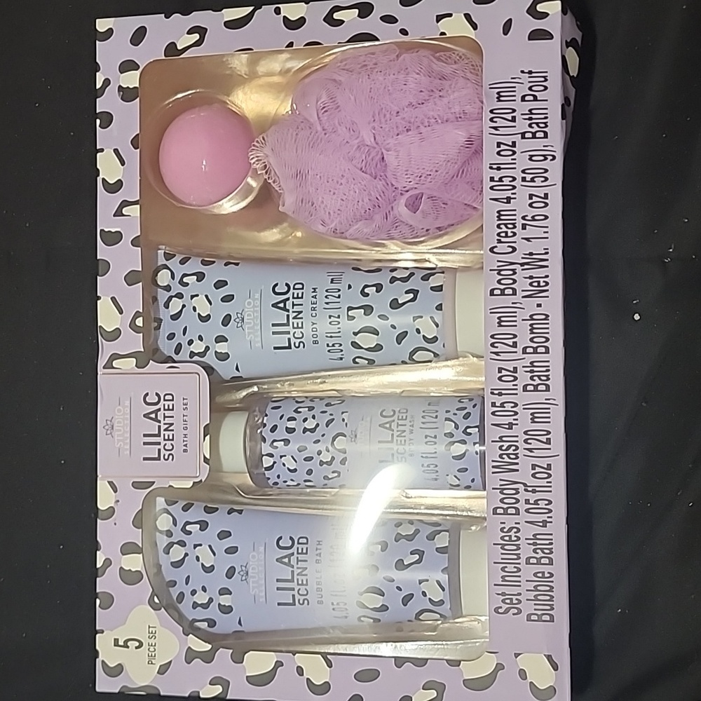 Studio selection bath gift set